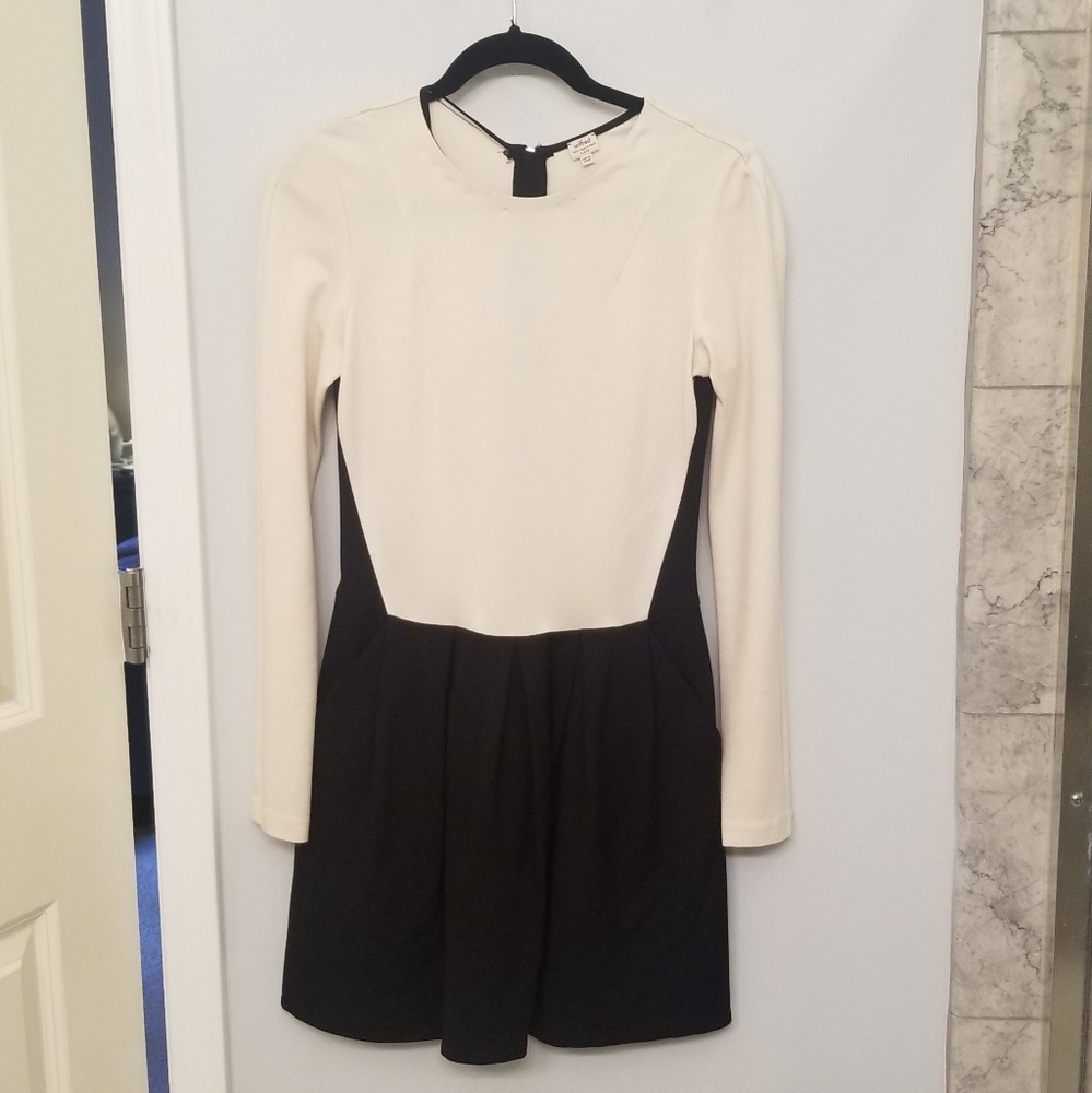 B/W long sleeve dress
